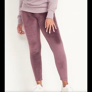 High-Waisted Velour Ankle Leggings in soft purple